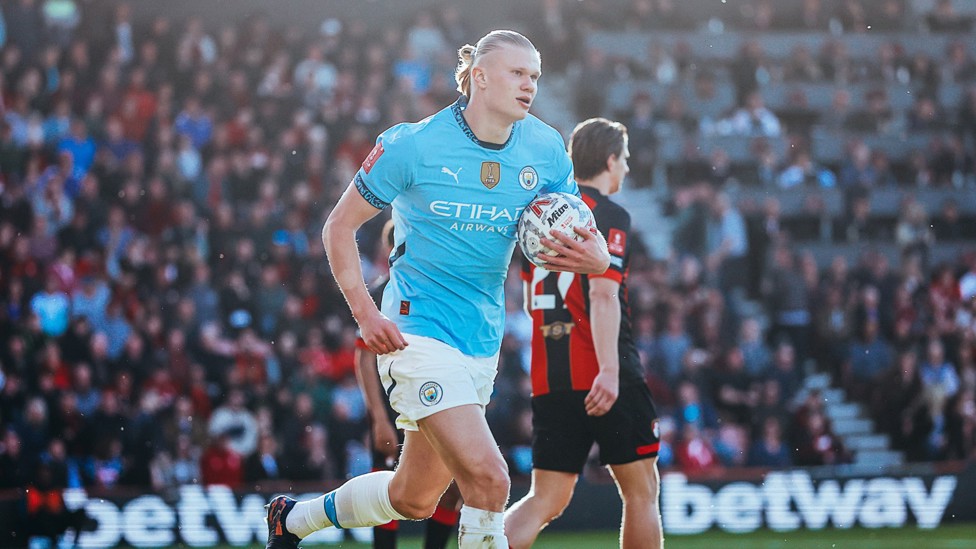 30 UP  : Erling Haaland scores his 30th of the season to draw City level.