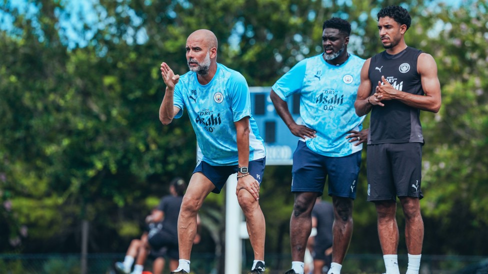 INSTRUCTIONS : Pep Guardiola in action