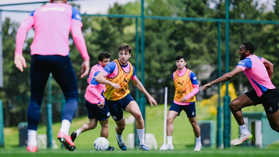 CENTRE OF THINGS : All eyes on Nico