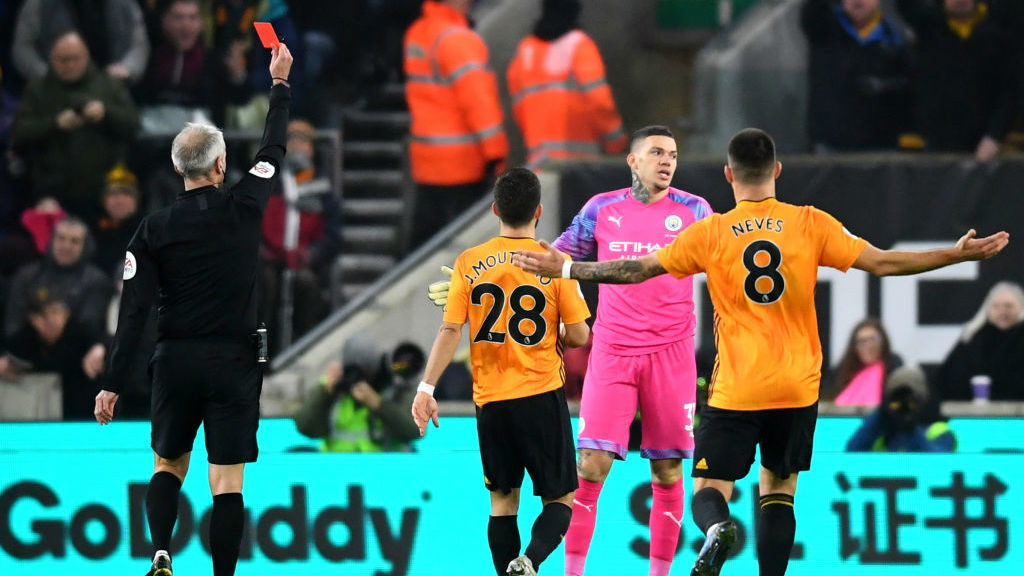Ederson foi expulso aos 12 minutos de jogo