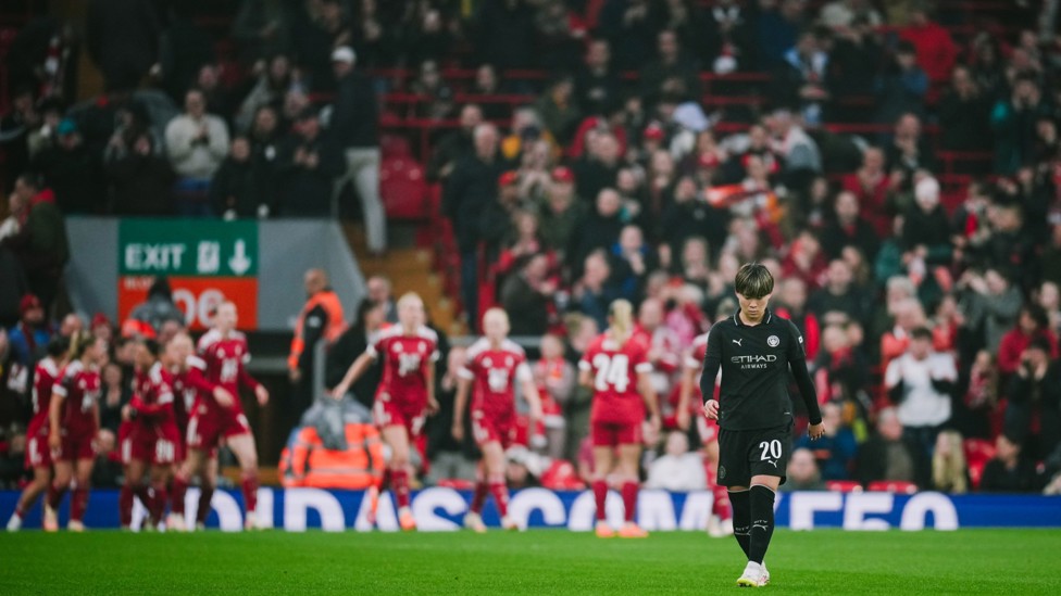 挫折：东道主占据主导地位