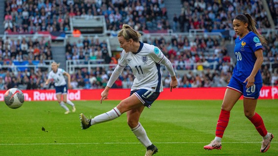 Hemp assists twice as England bounce back against France 