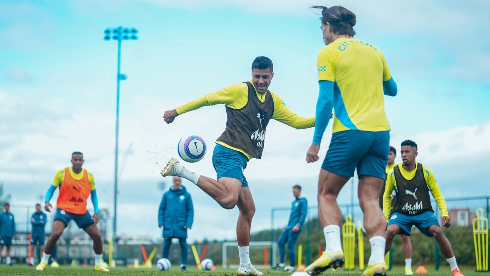 Rodri shows his skills to an admiring Jack Grealish 