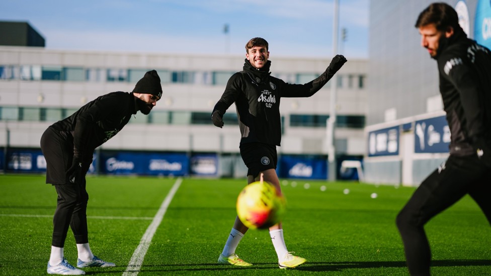 FIZZER  : Nico drills the ball towards our snapper!