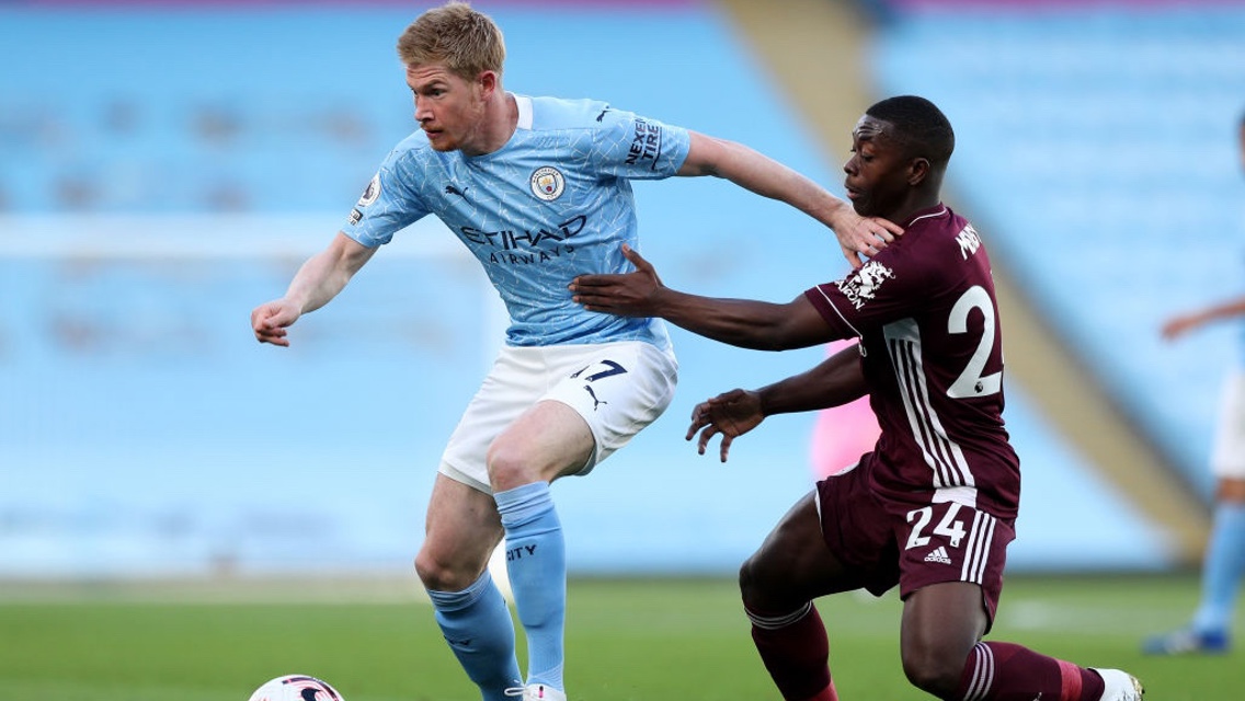 MIDFIELD MAESTRO: De Bruyne looks to escape the attention of Mendy midway through the first period.