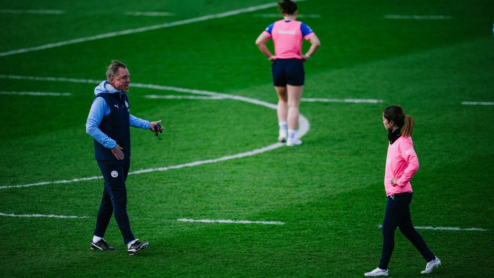 BOSSING IT : Andrée Jeglertz passes on some words of wisdom to Yui Hasegawa