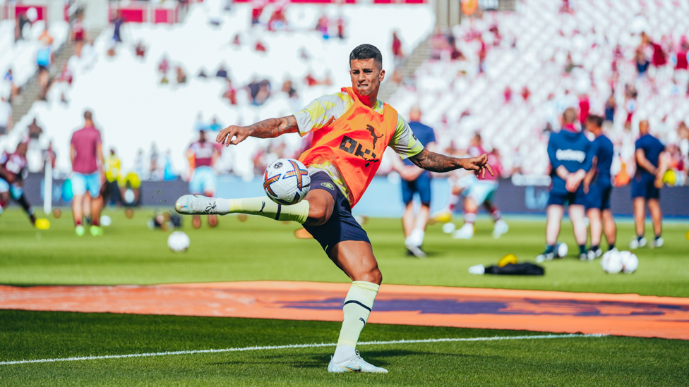 WOW JOAO : a sweet strike from Cancelo as the pre-match warm up gets underway.