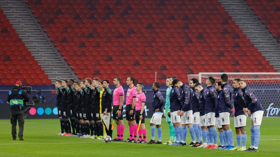 GAME TIME : The players arrive on the pitch ahead of kick off.
