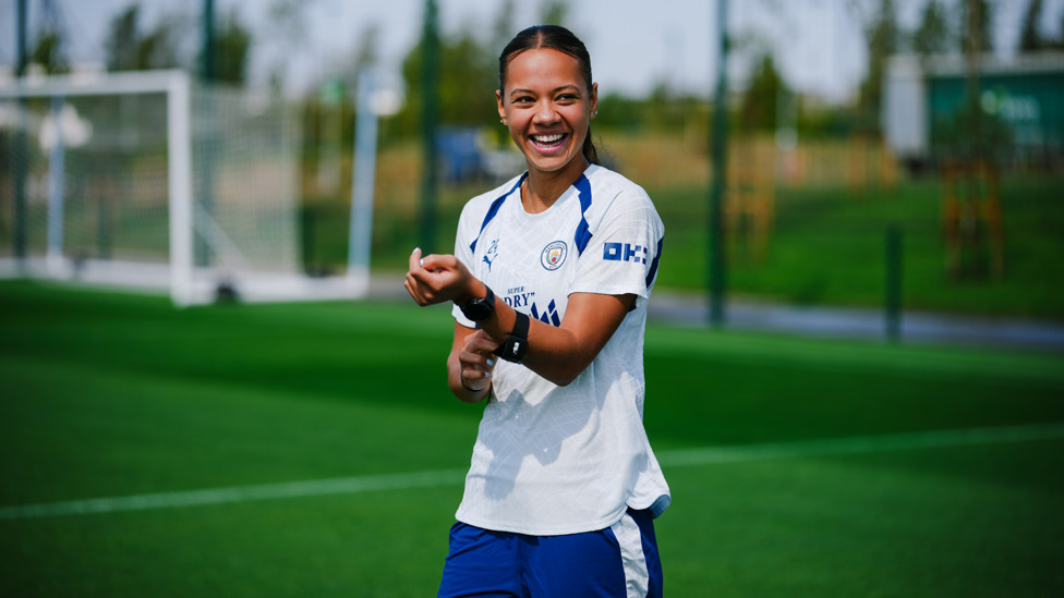 RETURN  : Iman Beney back on the field following her injury!