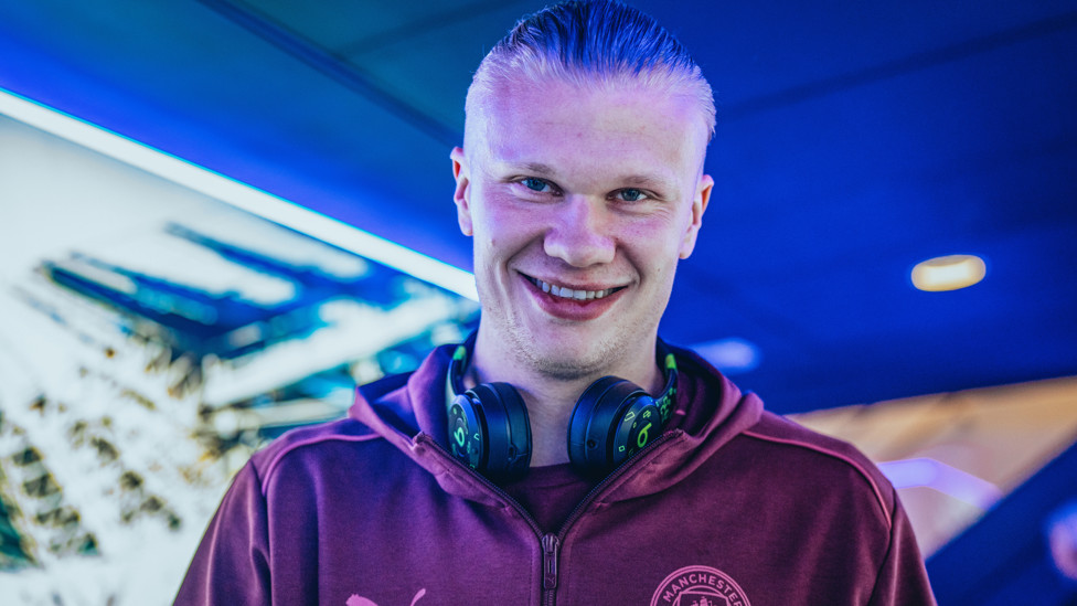 HAPPY HAALAND : Back in the matchday squad!