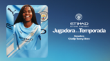 Award card for Manchester City's Player of the Season winner, featuring the text 'Ganadora Khadija 'Bunny' Shaw' in Spanish.