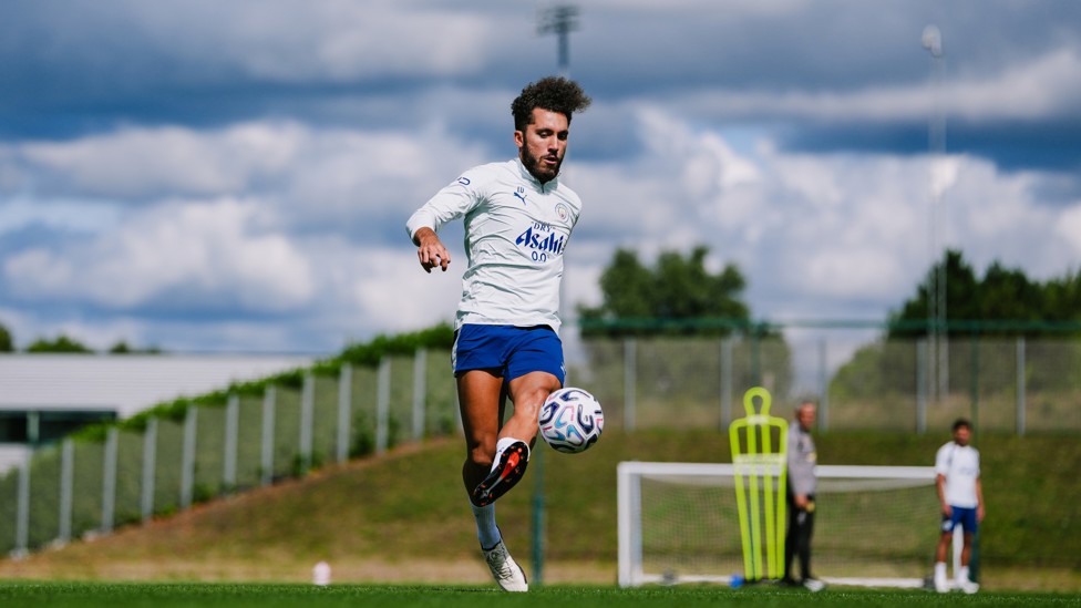 RAYAN MIGHTY : Cherki on point
