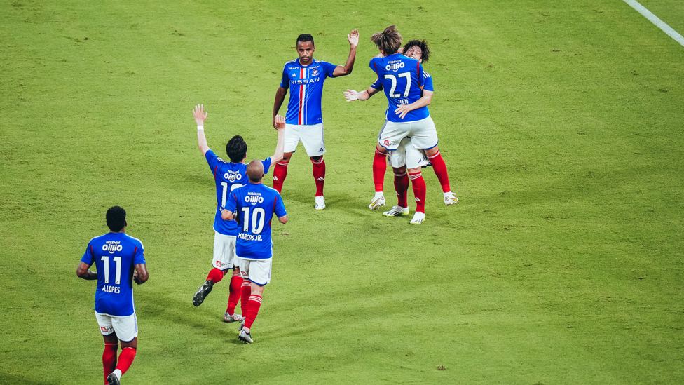 DOUBLE TROUBLE : Matsubara after adding to their lead
