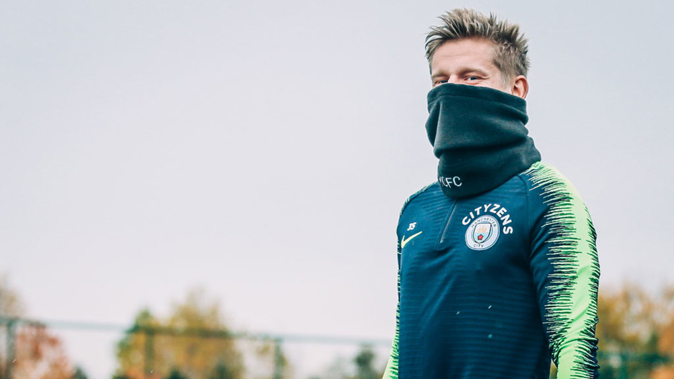 THE EYES HAVE IT : Oleks Zinchenko spots the camera
