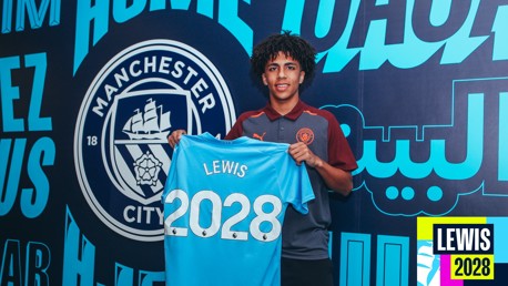 Rico Lewis, a nova coqueluche do Manchester City: Não me sinto