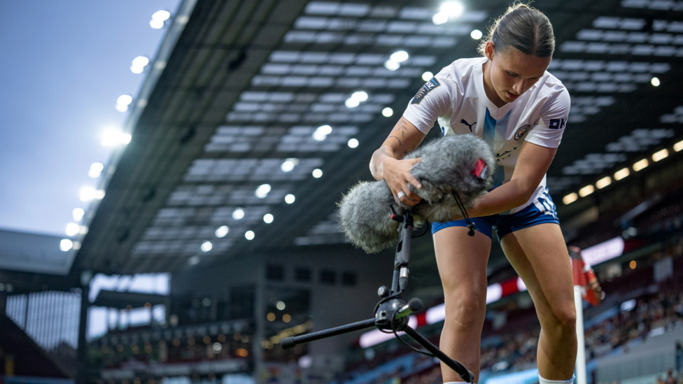 DIY : Kerstin Casparij making some home improvements at Villa Park