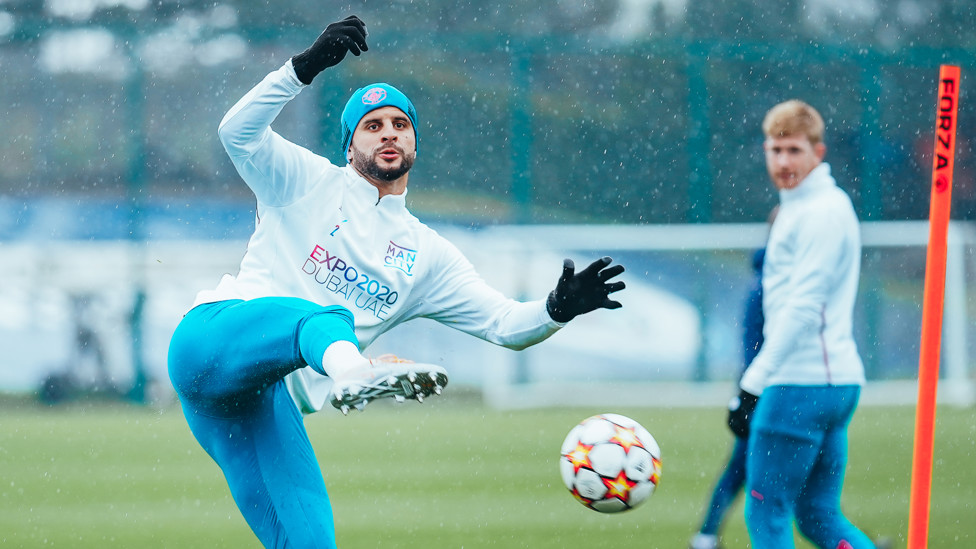 Acrobatic Kyle, watched by KDB