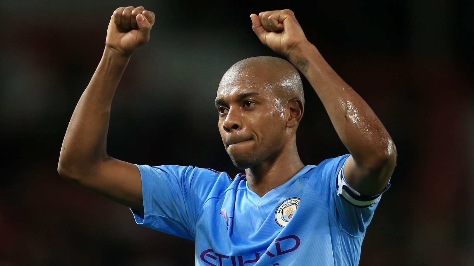 Fernandinho: City have opportunity to make history tonight