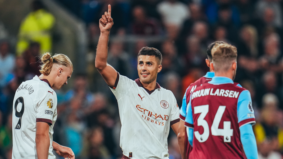 RODRIGOAL : All smiles after adding our third!