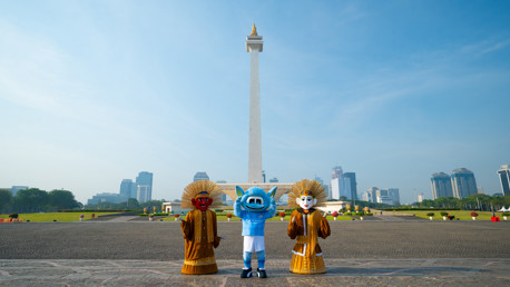 Moonchester bertemu Ondel-ondel di Jakarta!