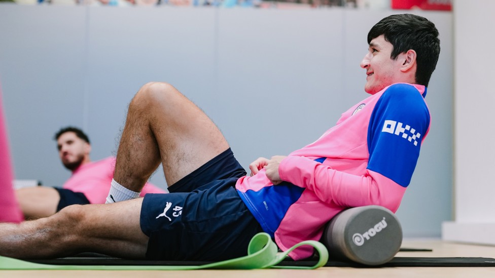 THAT SUNDAY FEELING : Abdukodir Khusanov stretches out