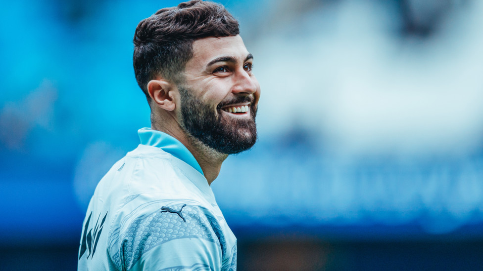 JOLLY JOSKO : Providing good vibes during the pre-match warm up.