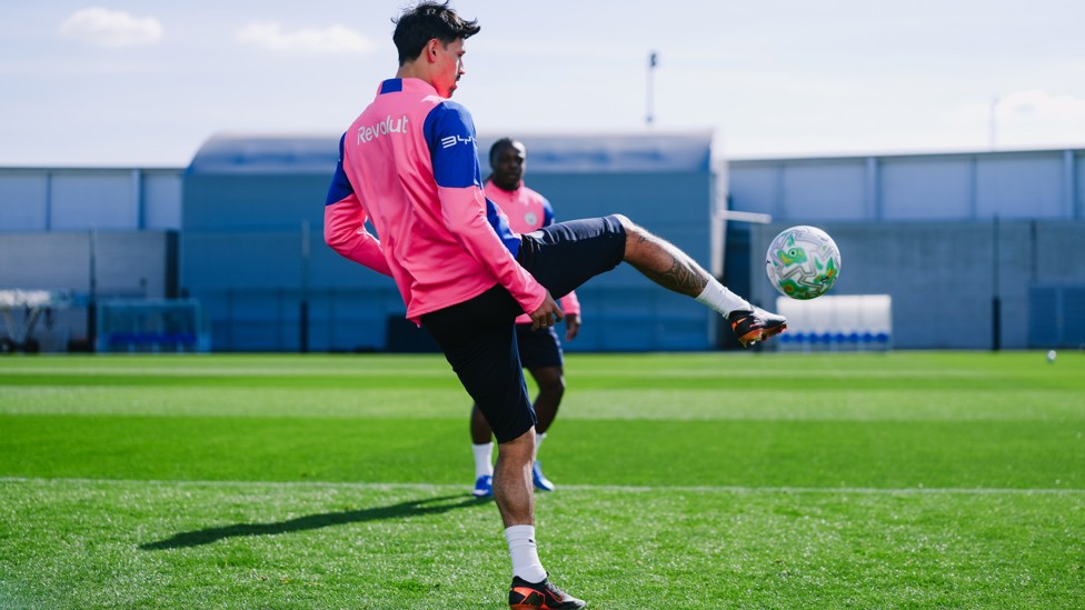 KNEES UP: Tijjani Reijnders in training 