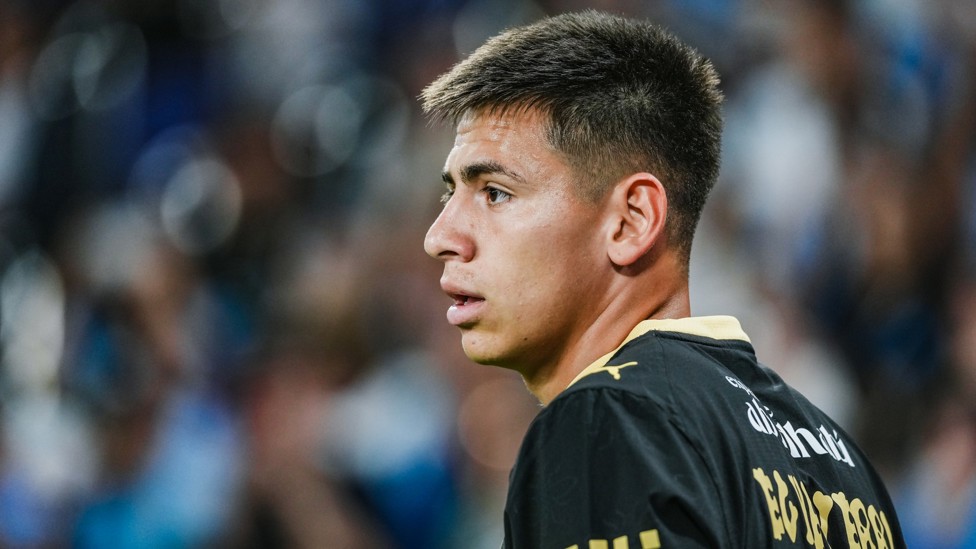 CLOSE UP  : Claudio Echeverri working hard. 