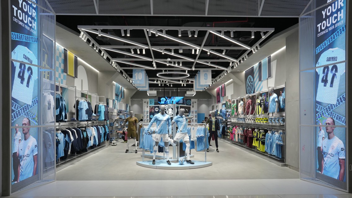 Manchester City and PUMA unveil new City Store in Dubai Mall
