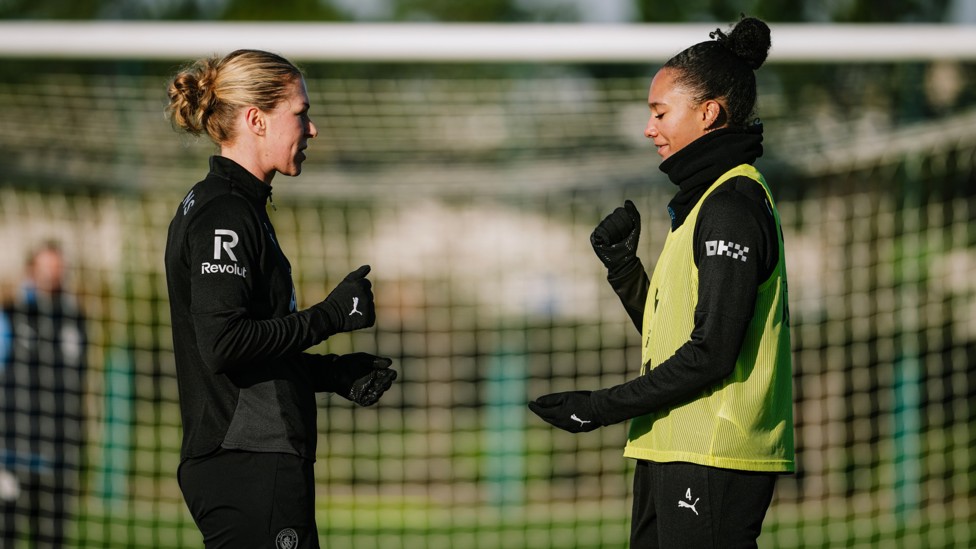 ROCK, PAPER, SCISSORS  : Centre back pair, Rebecca Knaak and Jade Rose!