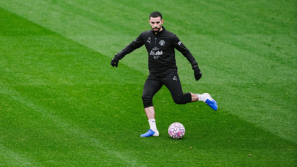 PICK A PASS : Rayan Ait-Nouri gets involved