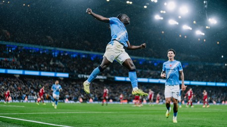 City frappe fort pour célébrer une soirée historique