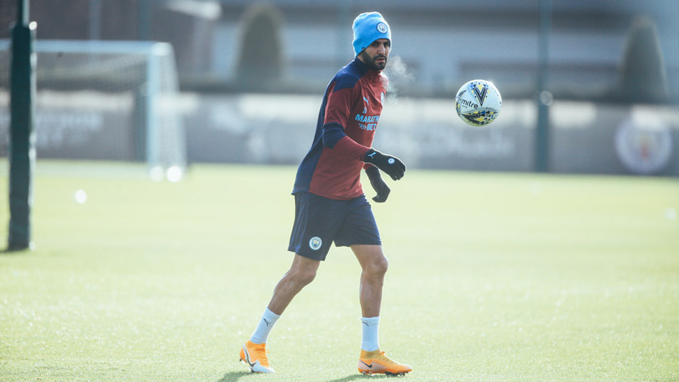 Riyad Mahrez concentrado!