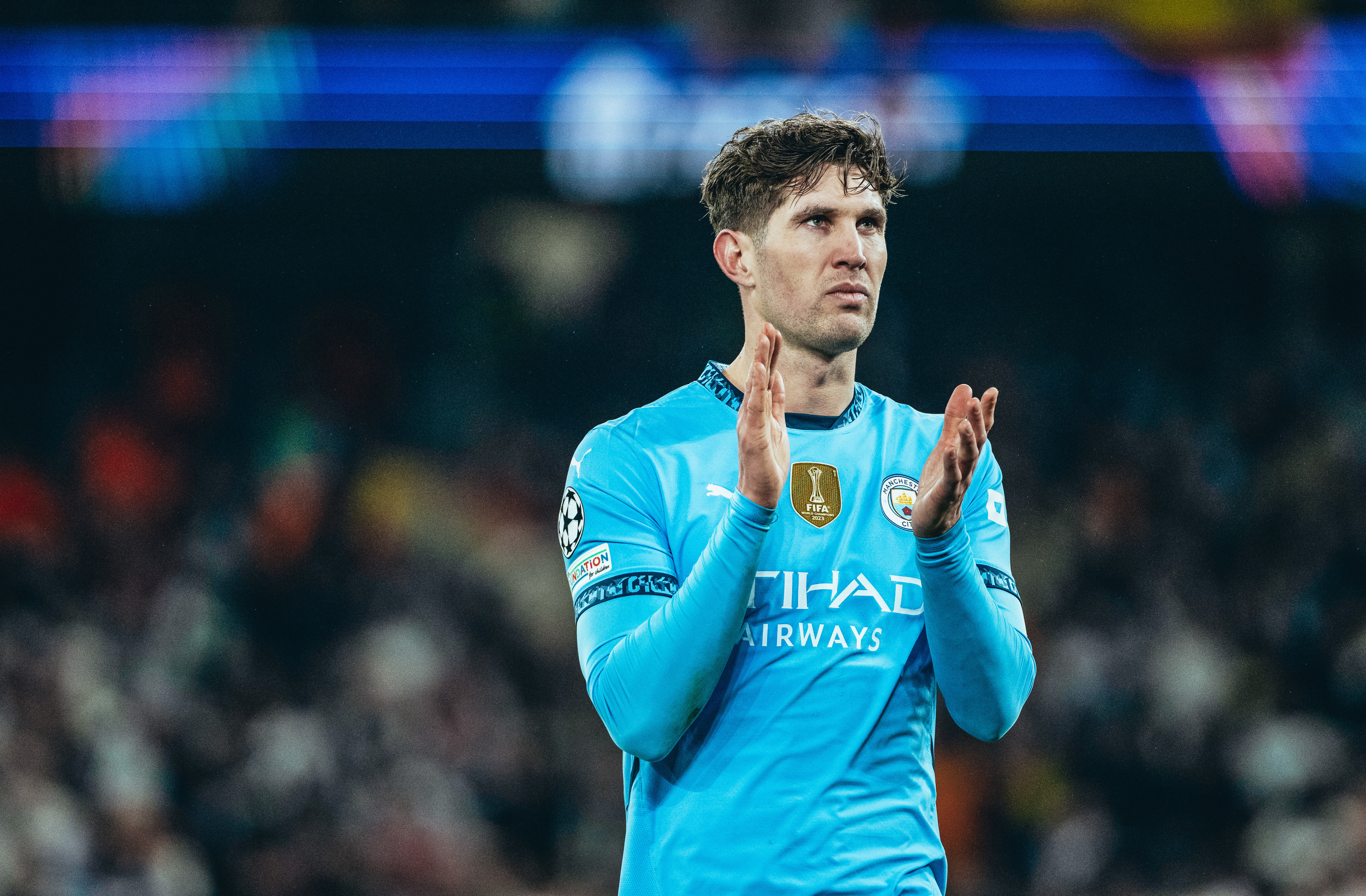 Stones agradece apoio da torcida. 