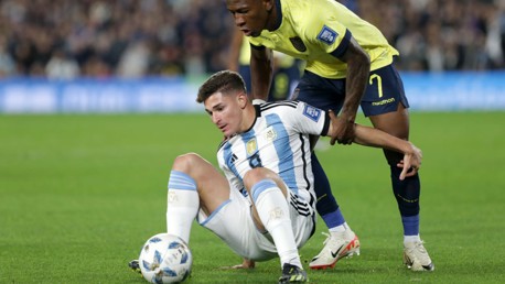 ألفاريز يساهم في فوز الأرجنتين بأول مباريات تصفيات كأس العالم