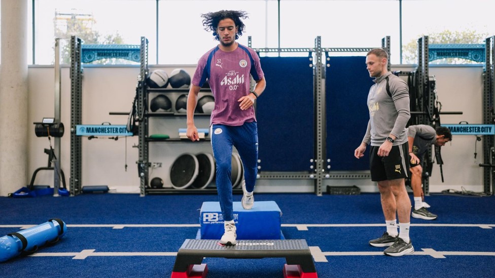 BOUNCING BOUADDI : Ayyoub prepares to train.