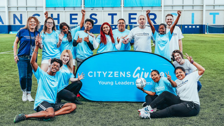 Jovens Líderes participam de sessões de saúde baseadas no futebol