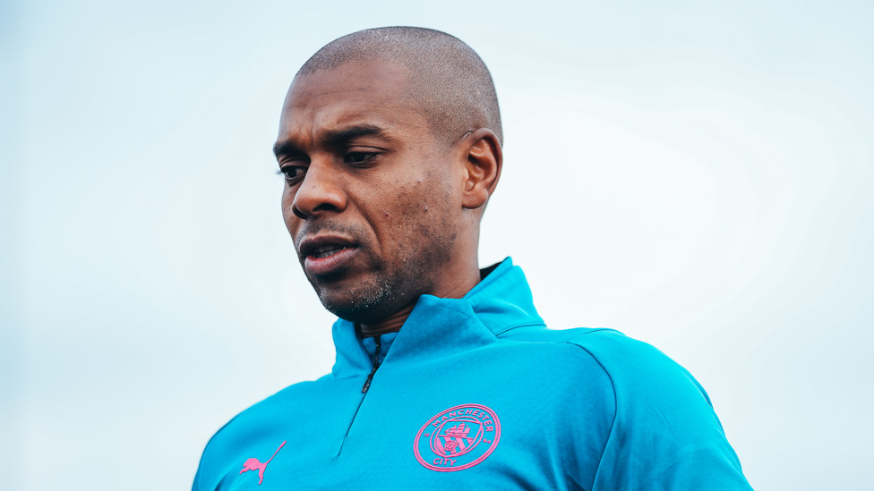 SKIPPER : Fernandinho juga tampak fokus
