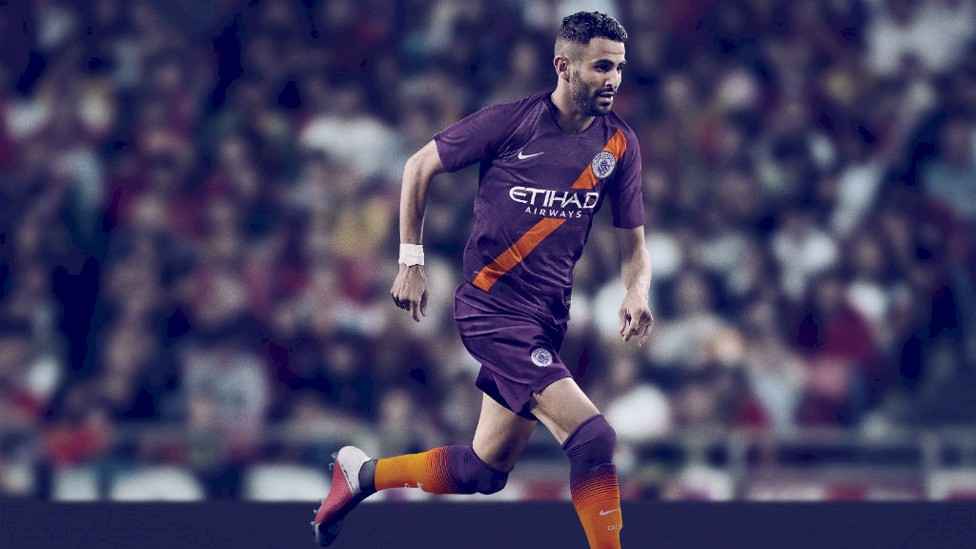 LATEST : Our new third kit, featuring an orange sash