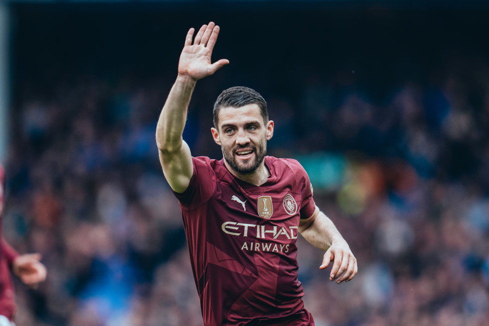 Kovacic comemora no Goodison Park.