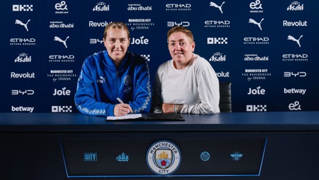 City sign Moorhouse on loan