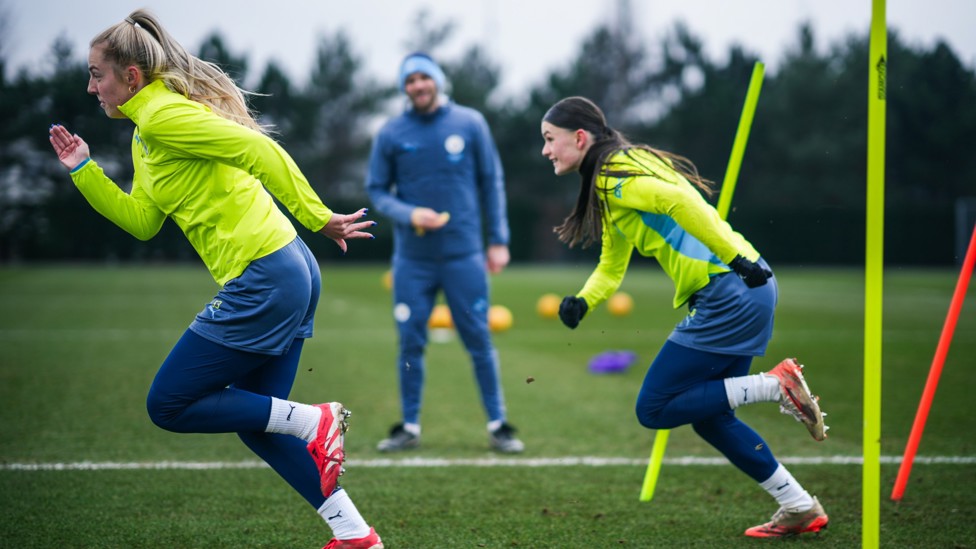 ON YOUR MARK, GET SET...  : Mayzee Davies and Lily Murphy set off. 
