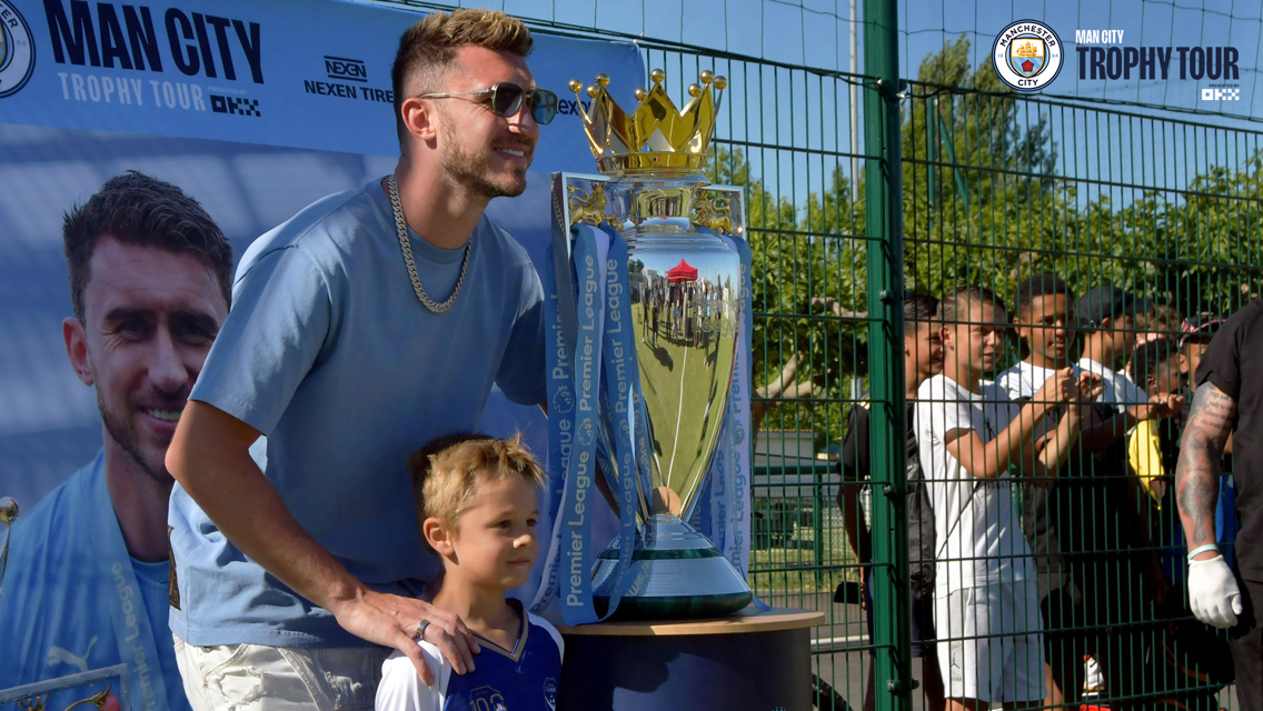 Trophy Tour : Le trophée de Premier League et Aymeric Laporte à Agen 