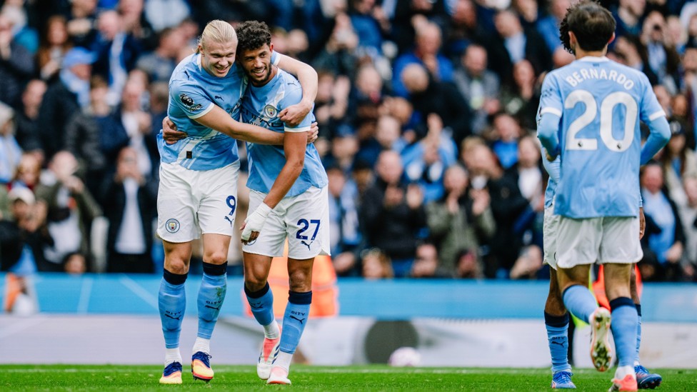 Burnley (home) : Left foot. Inside the box