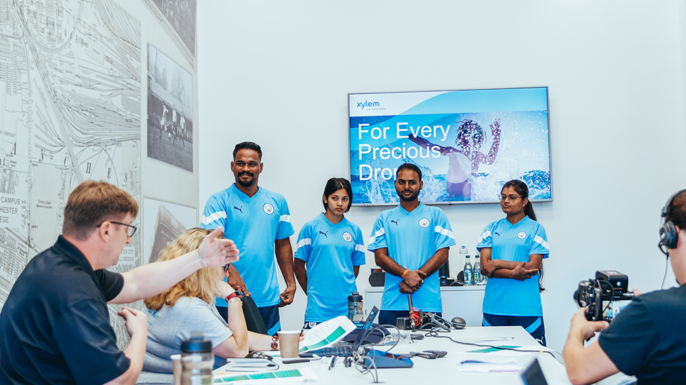 XYLEM WORKSHOP : Representatives from Xylem run a water education workshop with the Young Leaders, and listen to them present on Football & WASH