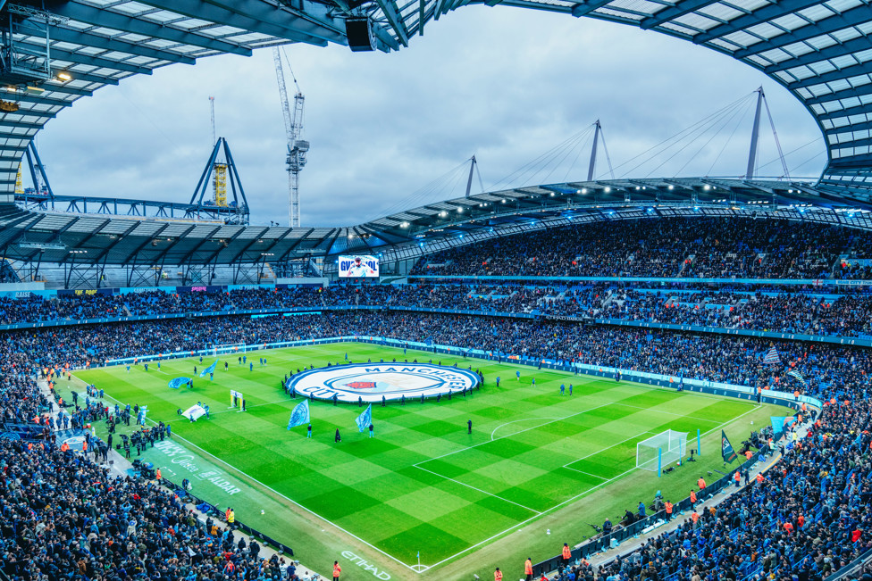 Casa cheia para City e Liverpool. 