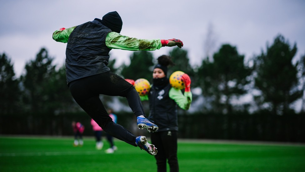 JUMPING FOR JOY : Ayaka Yamashita is clearly enjoying herself