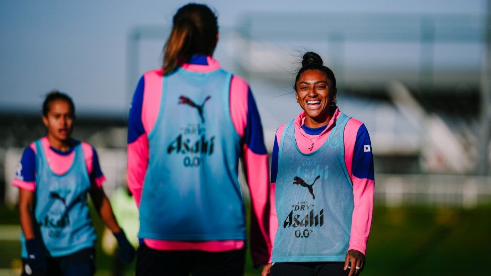 ALL SMILES : Kerolin in high spirits