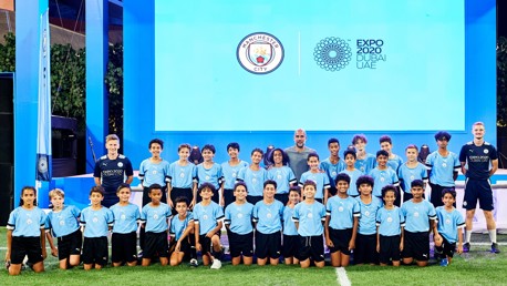 Guardiola surpreende fãs de futebol com visita ao EXPO 2020, em Dubai