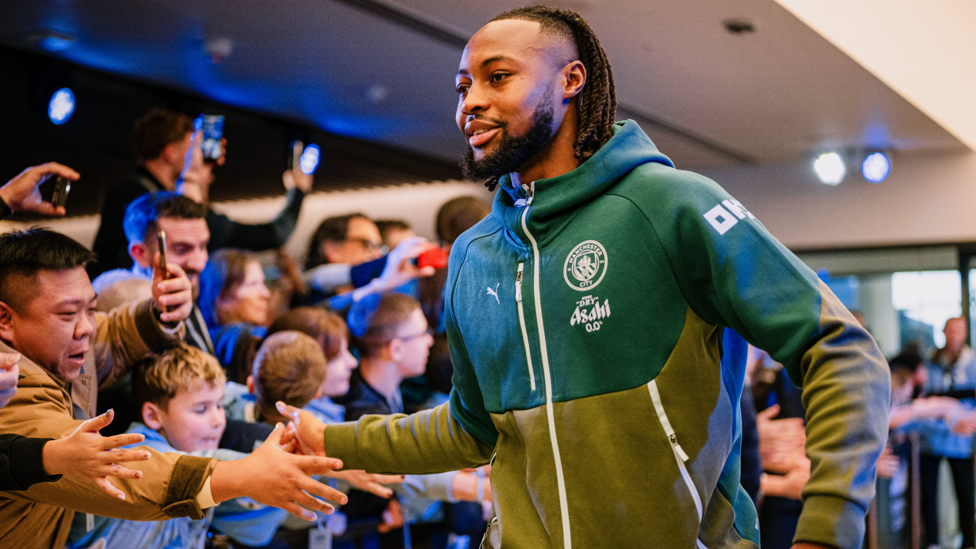SMILEY SEMENYO : Antoine arriving in great spirits.